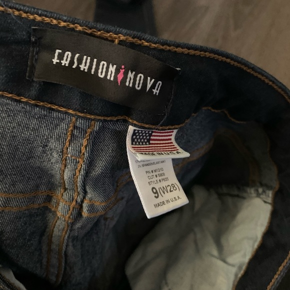 FASHION NOVA JEANS - Picture 3 of 3